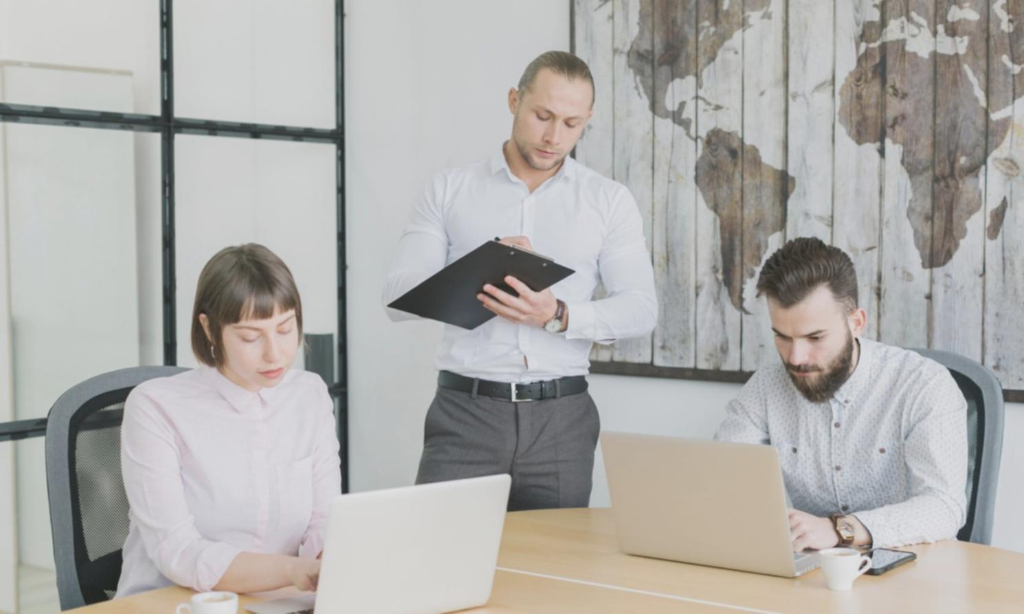 Moderne Finanzanalyse-Tools in unserem Büro